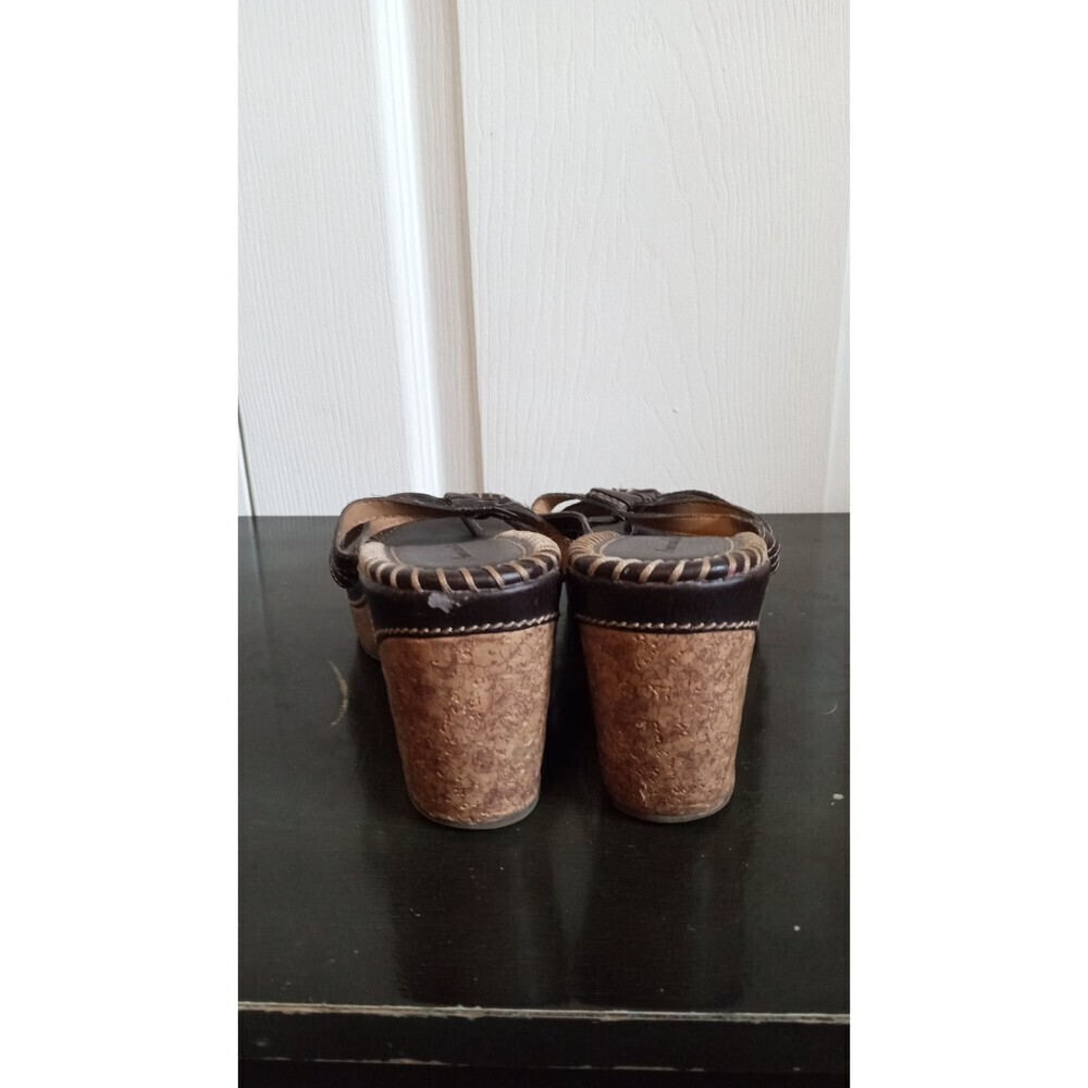 American Eagle brown Leather like wedge sandals - Picture 4 of 7